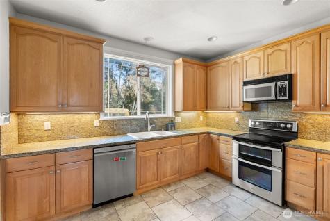 2929 S Fork Road Raymond WA 98577