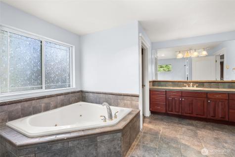 2929 S Fork Road Raymond WA 98577