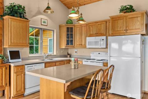 24 Anderson Lane Hoquiam WA 98550
