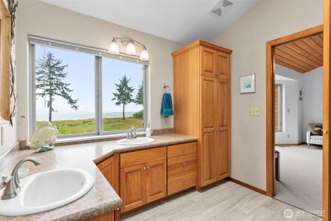 24 Anderson Lane Hoquiam WA 98550