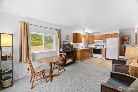 24 Anderson Lane Hoquiam WA 98550