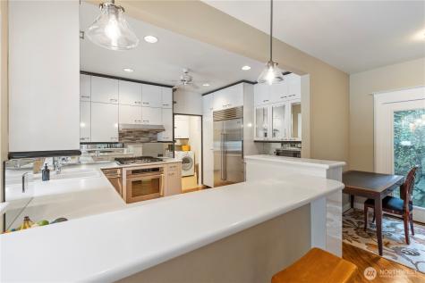 5601 W Mercer Way Mercer Island WA 98040