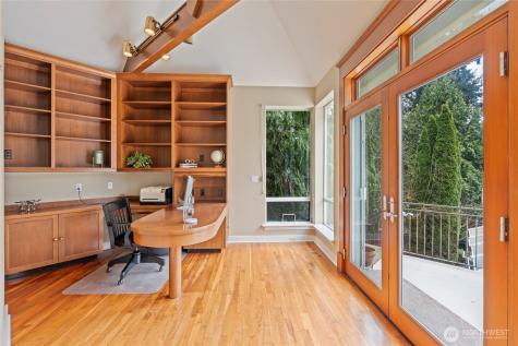 5601 W Mercer Way Mercer Island WA 98040