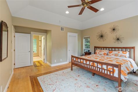 5601 W Mercer Way Mercer Island WA 98040