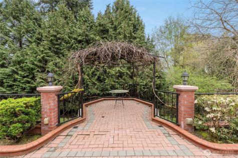 5601 W Mercer Way Mercer Island WA 98040