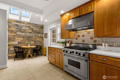 337 25th Avenue E Seattle WA 98112
