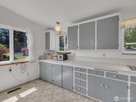 6512 NE 196th Street Kenmore WA 98028