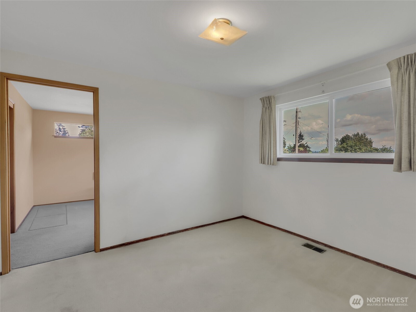 6512 NE 196th Street Kenmore WA 98028