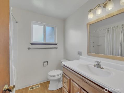 6512 NE 196th Street Kenmore WA 98028