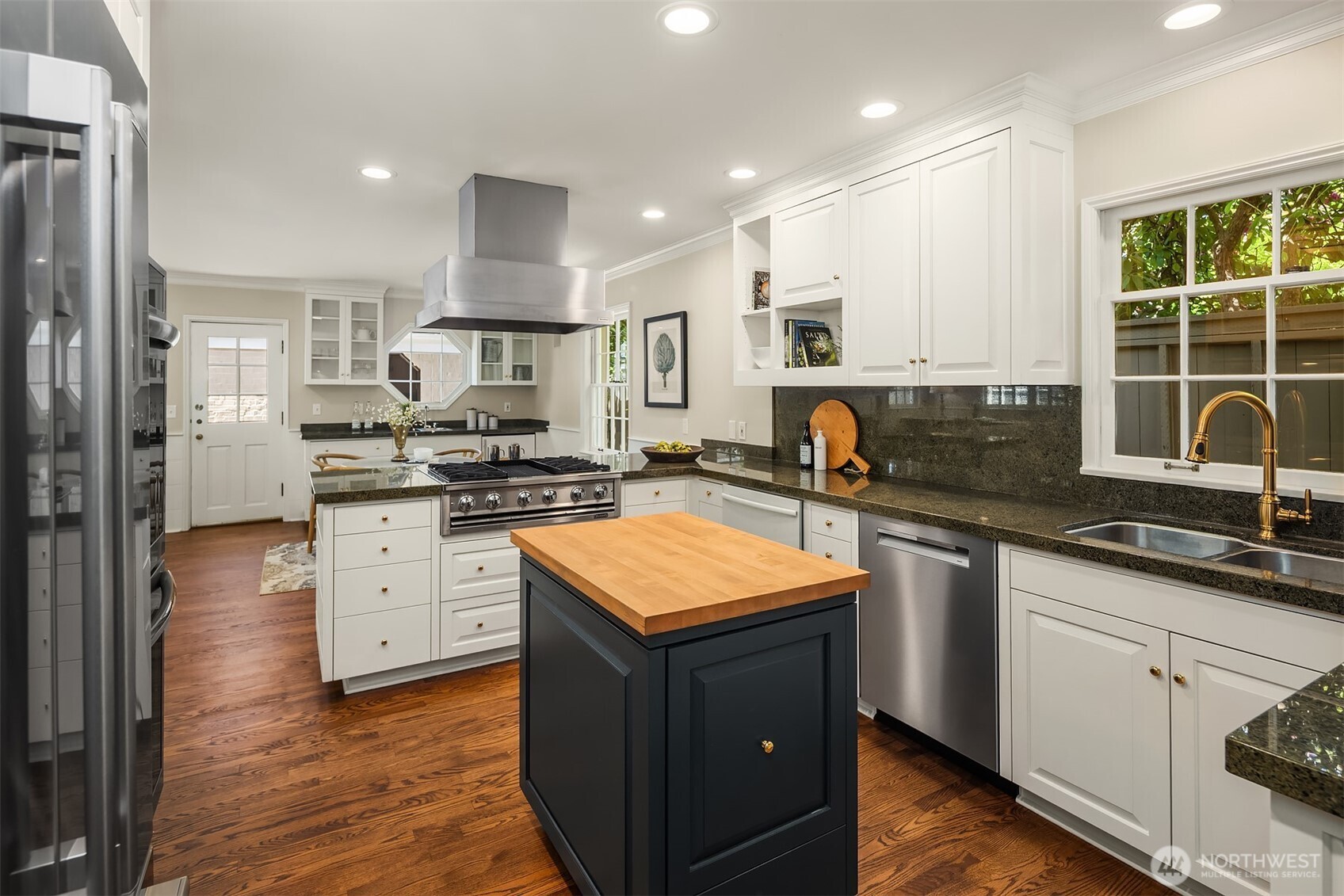 818 E Edgar Street Seattle WA 98102