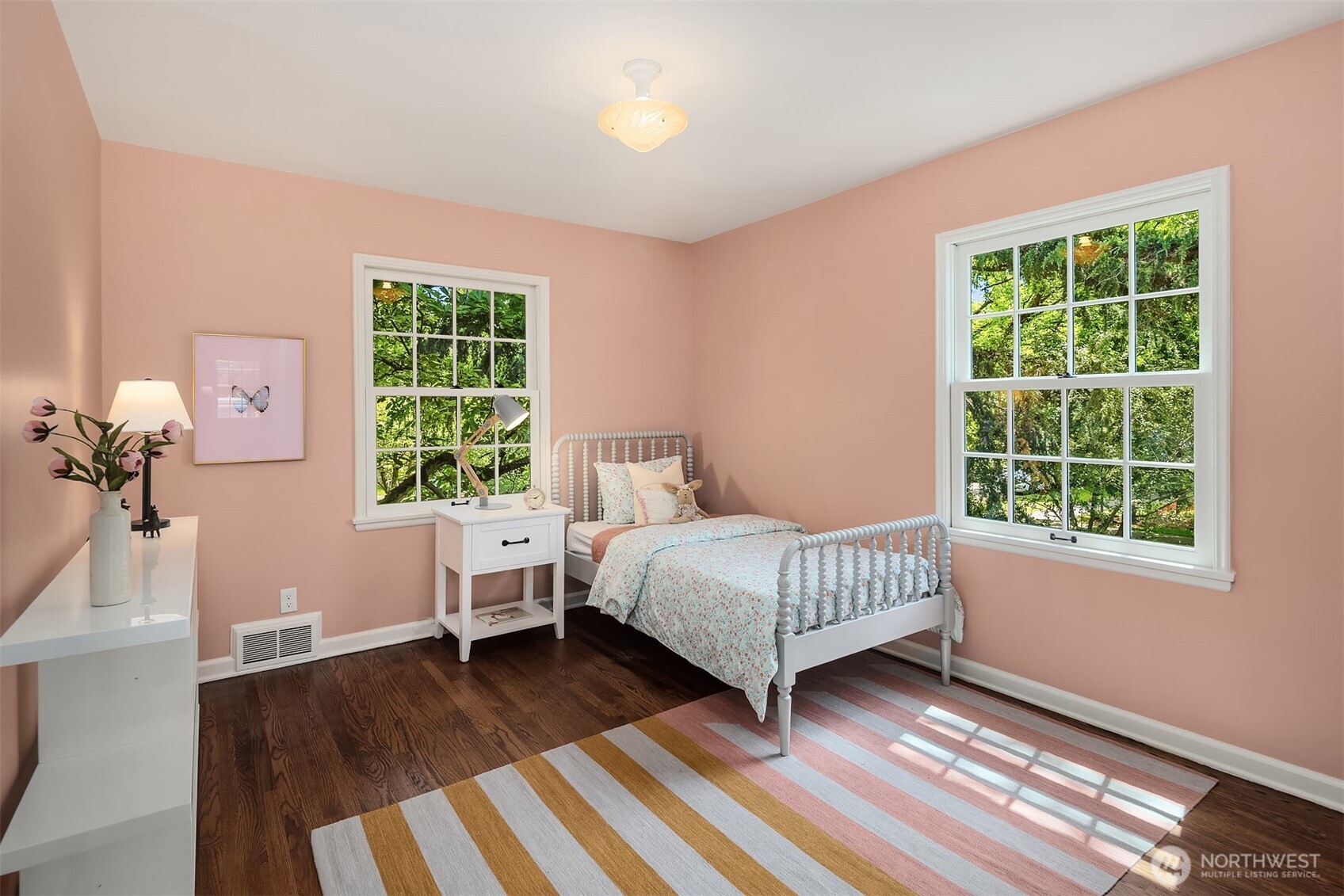 818 E Edgar Street Seattle WA 98102