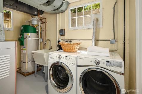 818 E Edgar Street Seattle WA 98102