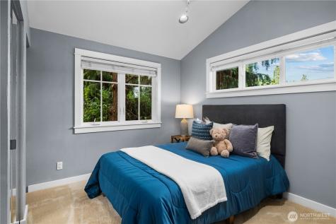 528 W Lake Sammamish Parkway SE Bellevue WA 98008