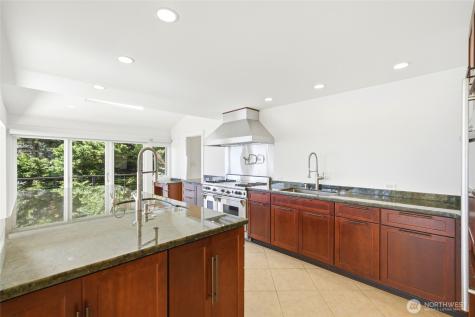 8449 W Mercer Way Mercer Island WA 98040