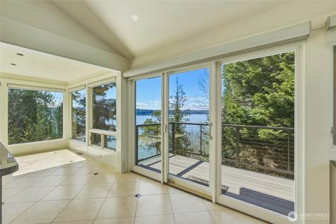 8449 W Mercer Way Mercer Island WA 98040