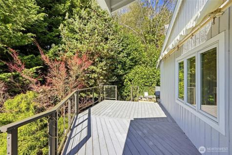 8449 W Mercer Way Mercer Island WA 98040