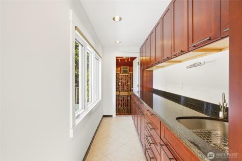 8449 W Mercer Way Mercer Island WA 98040