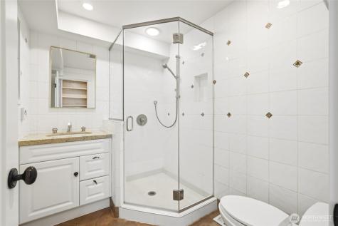8449 W Mercer Way Mercer Island WA 98040