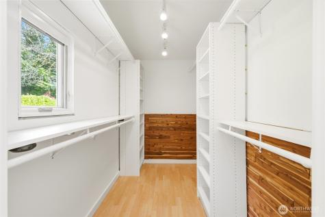 8449 W Mercer Way Mercer Island WA 98040