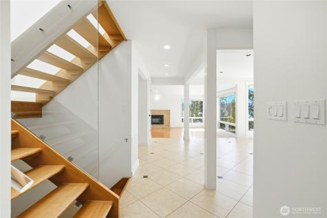 8449 W Mercer Way Mercer Island WA 98040