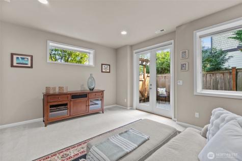 2759 NW Pine Cone Place Issaquah WA 98027