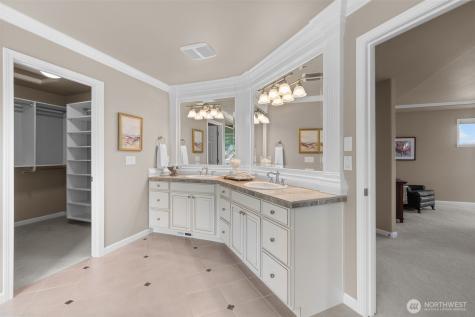 2759 NW Pine Cone Place Issaquah WA 98027