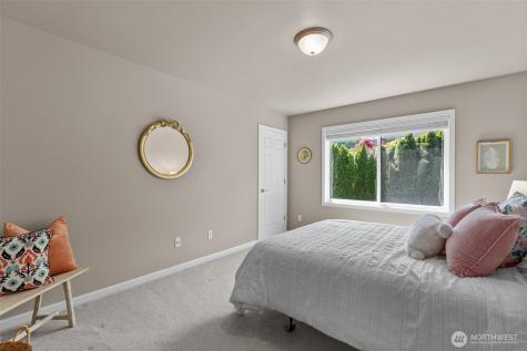 2759 NW Pine Cone Place Issaquah WA 98027