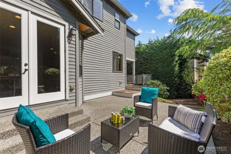 2759 NW Pine Cone Place Issaquah WA 98027