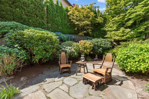 2759 NW Pine Cone Place Issaquah WA 98027