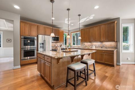 2759 NW Pine Cone Place Issaquah WA 98027