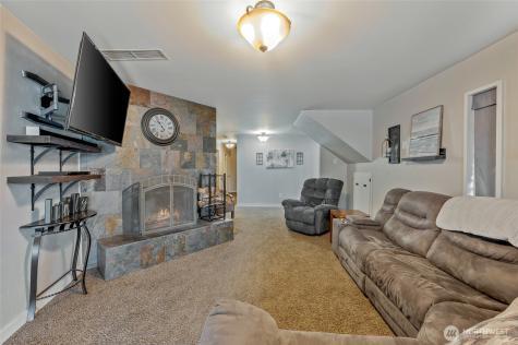 809 N Kenroy Terrace East Wenatchee WA 98802