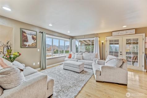 809 N Kenroy Terrace East Wenatchee WA 98802