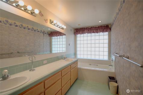 12166 Hilynn Drive Burlington WA 98233