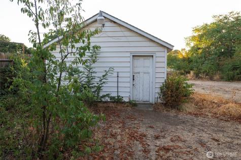 40 NW B Street College Place WA 99324