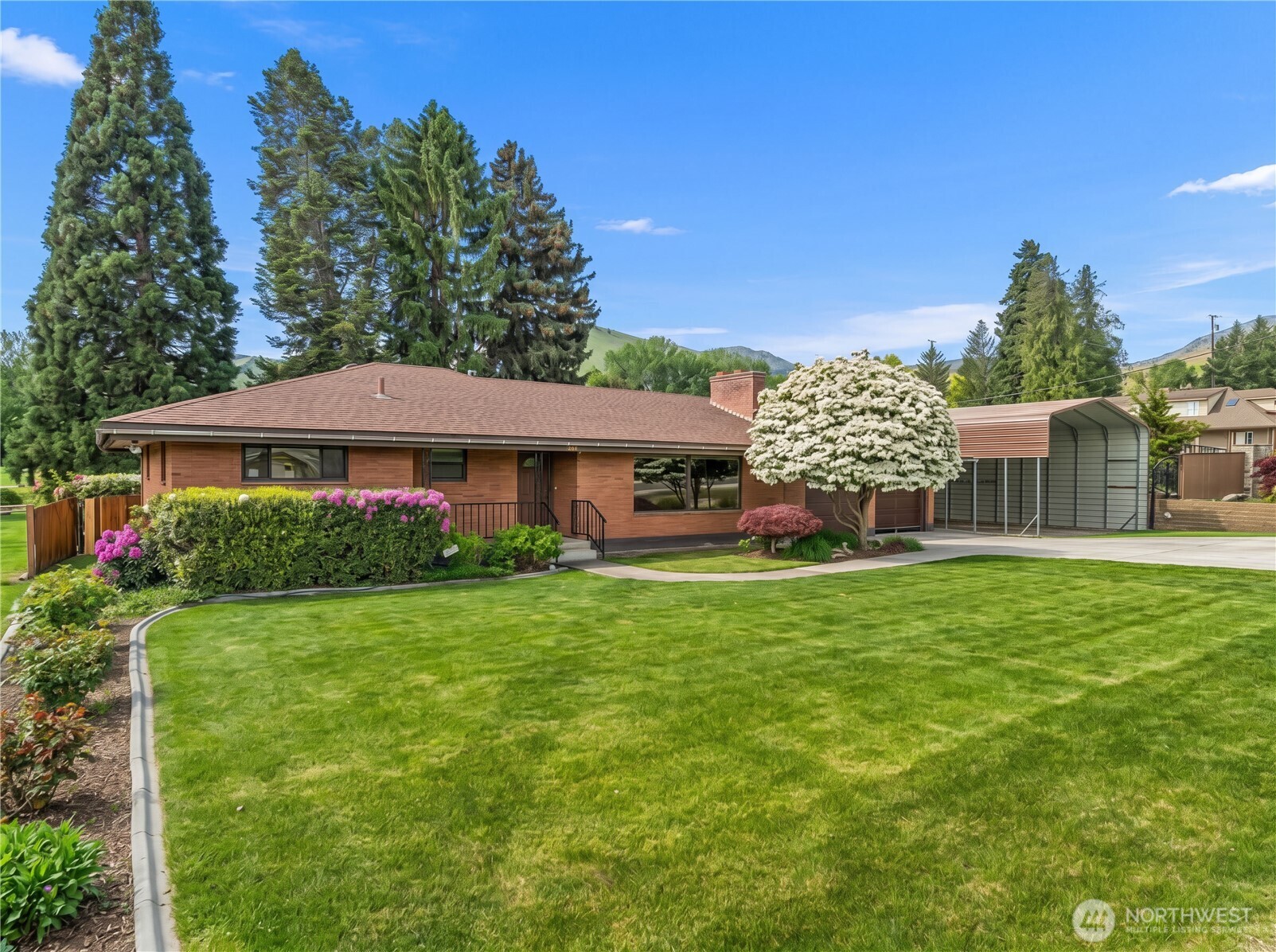 1909 Springwater Avenue Wenatchee WA 98801