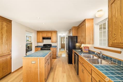 11206 133rd Street E Puyallup WA 98374