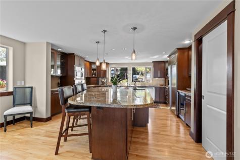 10258 NE Lafayette Avenue Bainbridge Island WA 98110