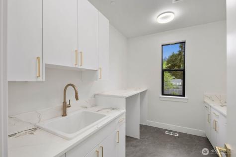 16219 Simonds Road NE Kenmore WA 98028