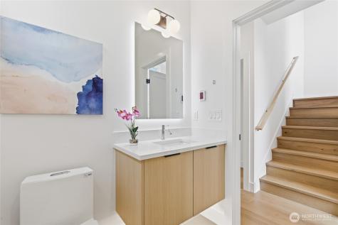 6223 9th Avenue NE Seattle WA 98115