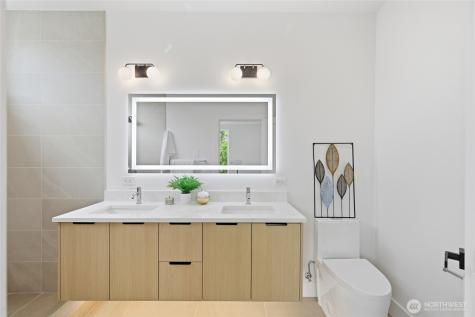 6223 9th Avenue NE Seattle WA 98115