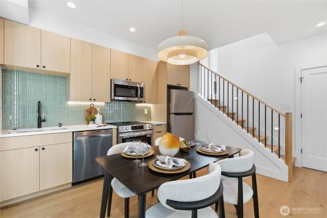 6223 9th Avenue NE Seattle WA 98115