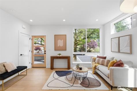 6223 9th Avenue NE Seattle WA 98115