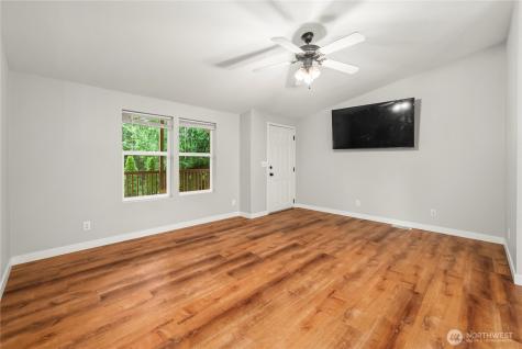 11814 4th Street E Edgewood WA 98372