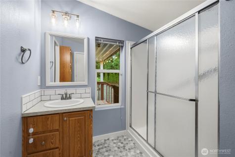 11814 4th Street E Edgewood WA 98372
