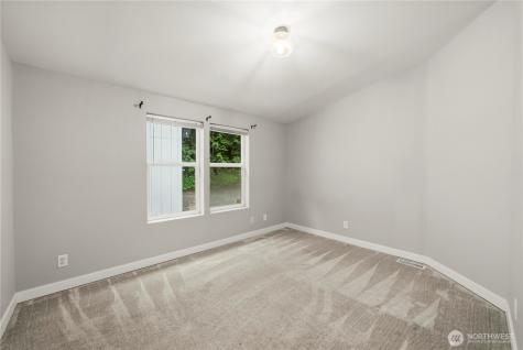 11814 4th Street E Edgewood WA 98372