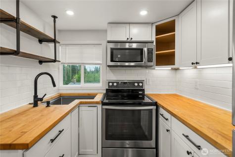 11814 4th Street E Edgewood WA 98372