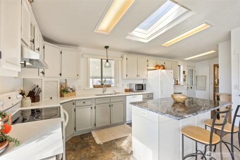 2240 W Broadway Avenue Moses Lake WA 98837