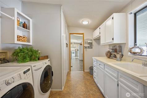 2240 W Broadway Avenue Moses Lake WA 98837