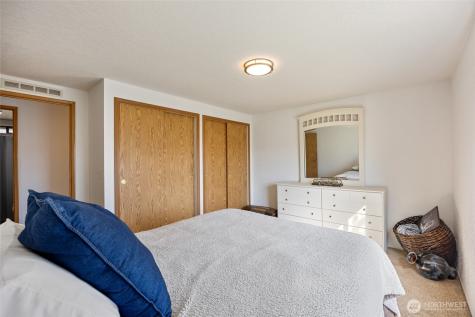 2240 W Broadway Avenue Moses Lake WA 98837