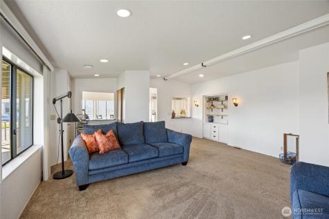 2240 W Broadway Avenue Moses Lake WA 98837
